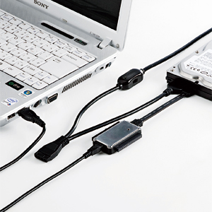 【サンワサプライ】ＩＤＥ／ＳＡＴＡ－ＵＳＢ変換ケーブル　サイズ：Ｗ６１×Ｄ４２×Ｈ１３ｍｍ（突起部除く） １本/USB-CVIDE2