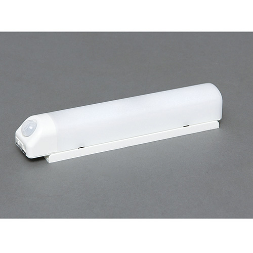 【アイリスオーヤマ】乾電池式屋内センサーライト　ウォールタイプ　昼白色 非常灯　ウォールタイプ １個/BSL40WN-WV2